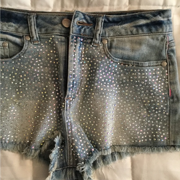 Victoria’s Secret PINK studded shorts size 2 - Picture 4 of 4
